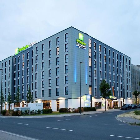 Holiday Inn Express - Dusseldorf Airport Exterior photo