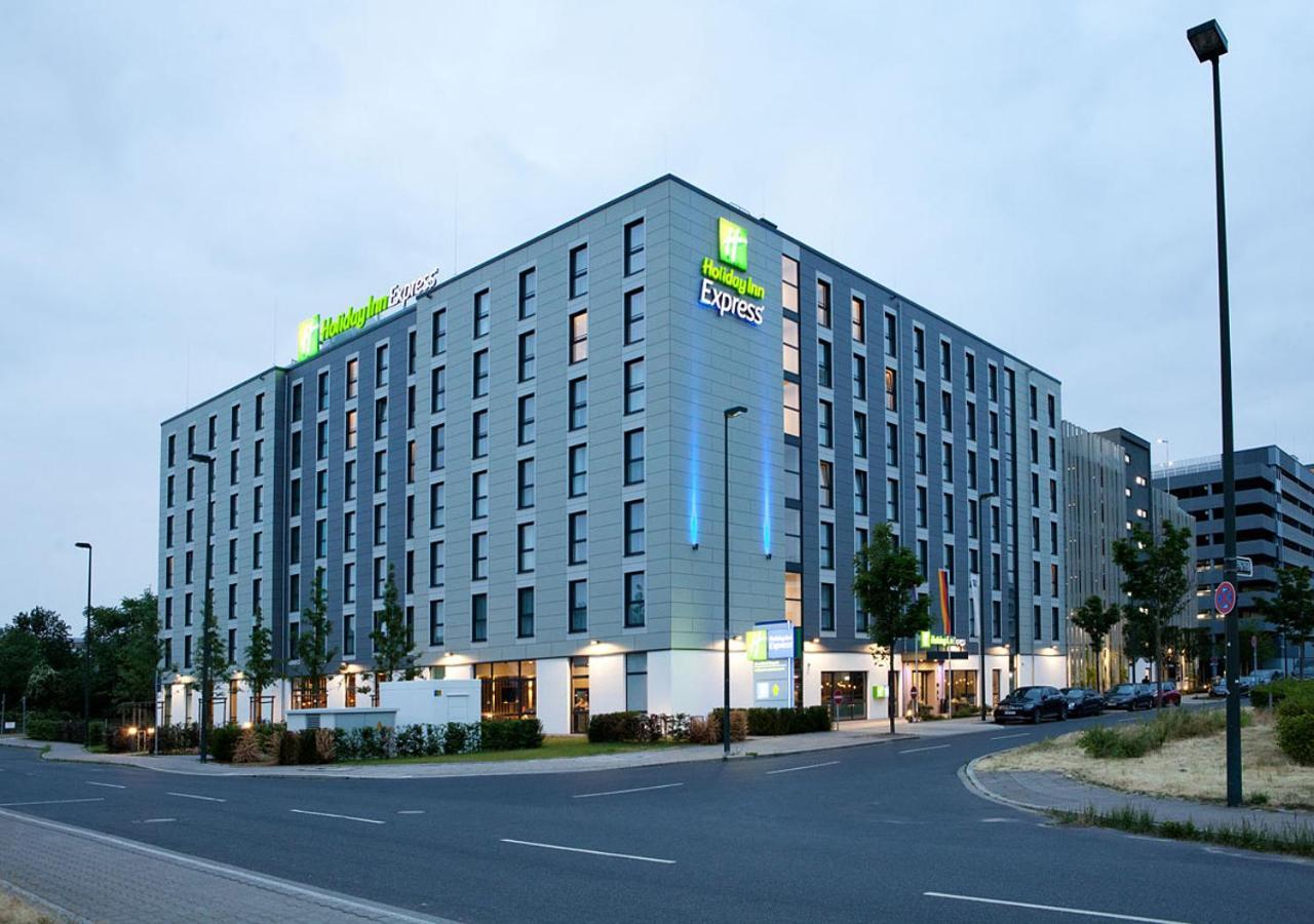 Holiday Inn Express - Dusseldorf Airport Exterior photo